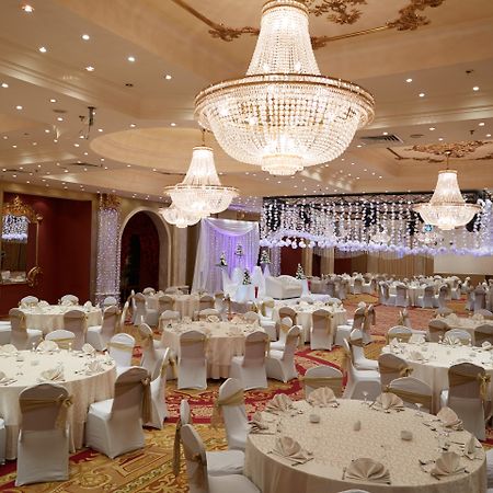 Pyramisa Suites Hotel Cairo Giza Luaran gambar The ballroom at the hotel