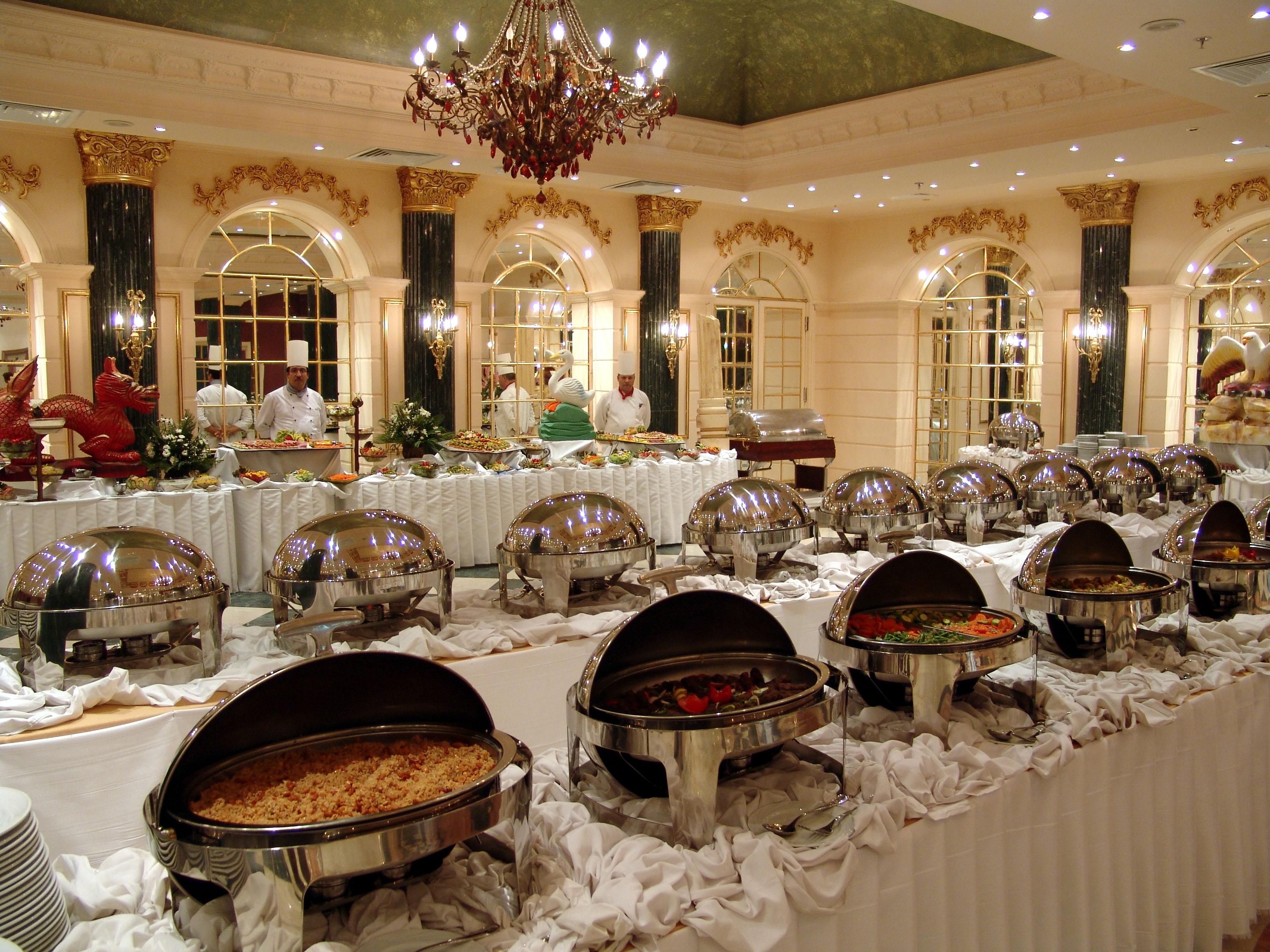 Pyramisa Suites Hotel Cairo Giza Luaran gambar Buffet at a luxury hotel