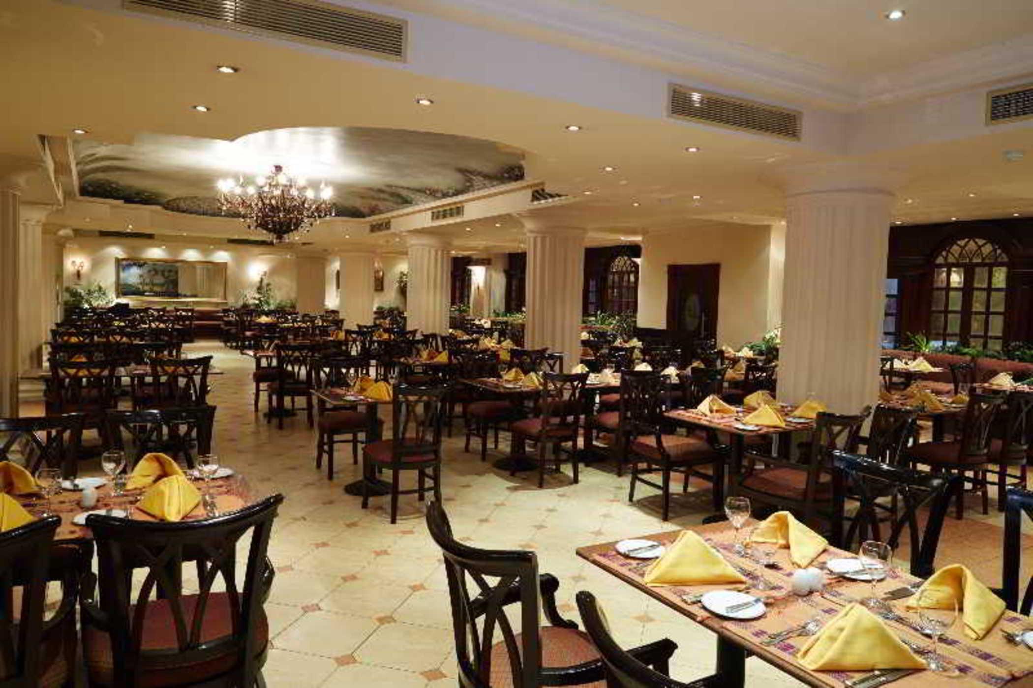 Pyramisa Suites Hotel Cairo Giza Luaran gambar The restaurant