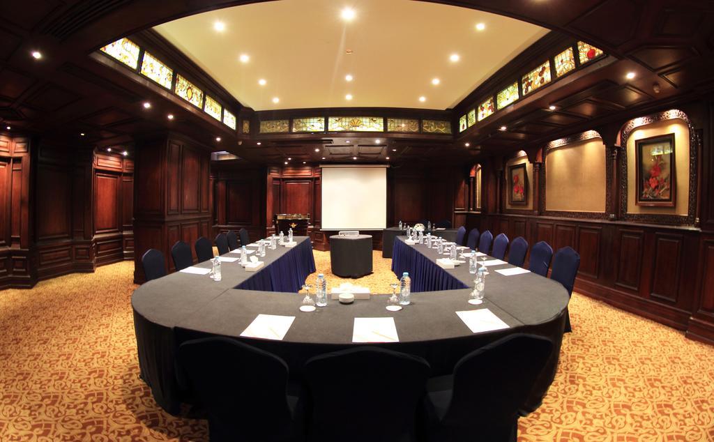 Pyramisa Suites Hotel Cairo Giza Luaran gambar The meeting room at the hotel