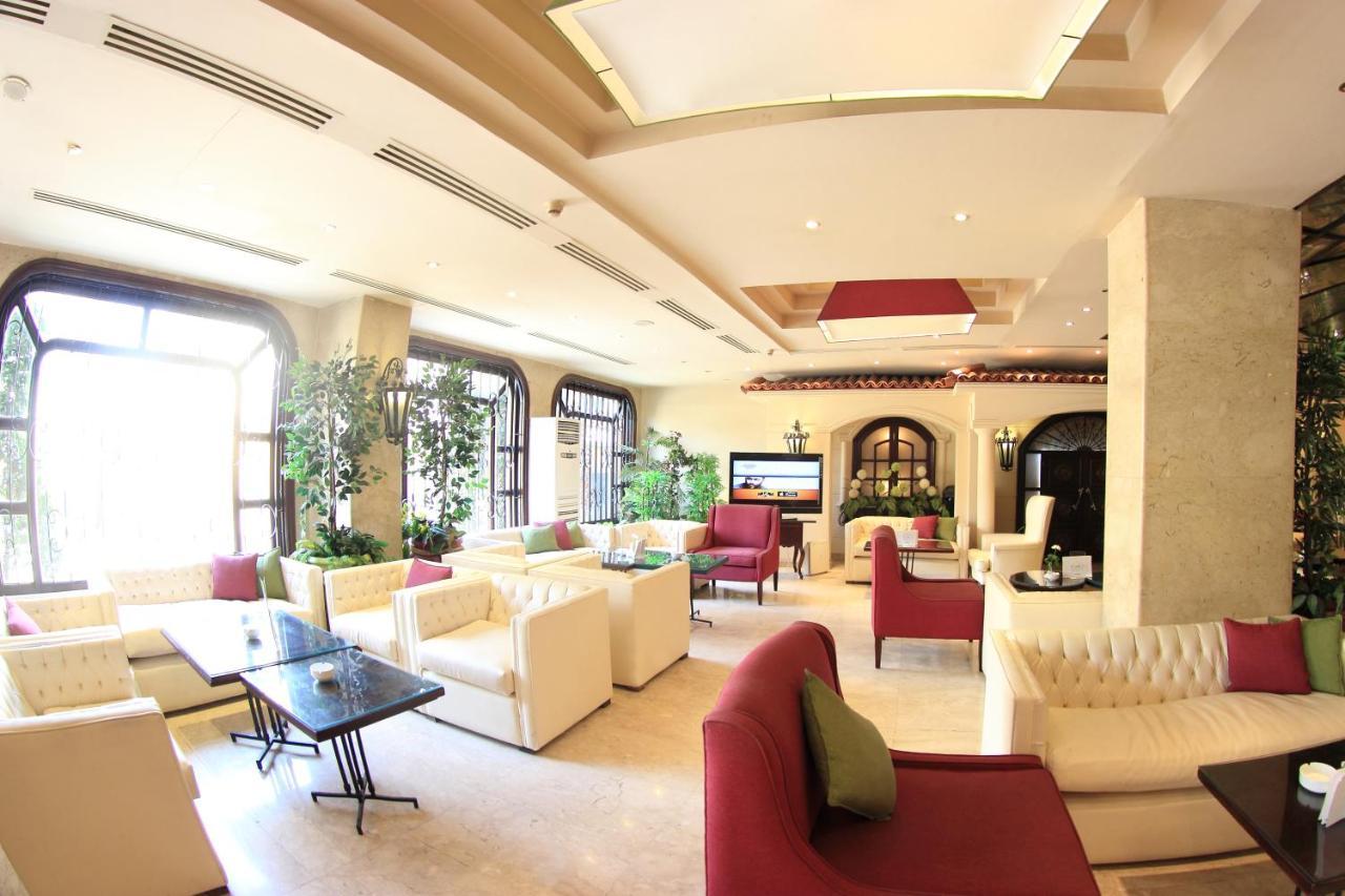 Pyramisa Suites Hotel Cairo Giza Luaran gambar The lounge area